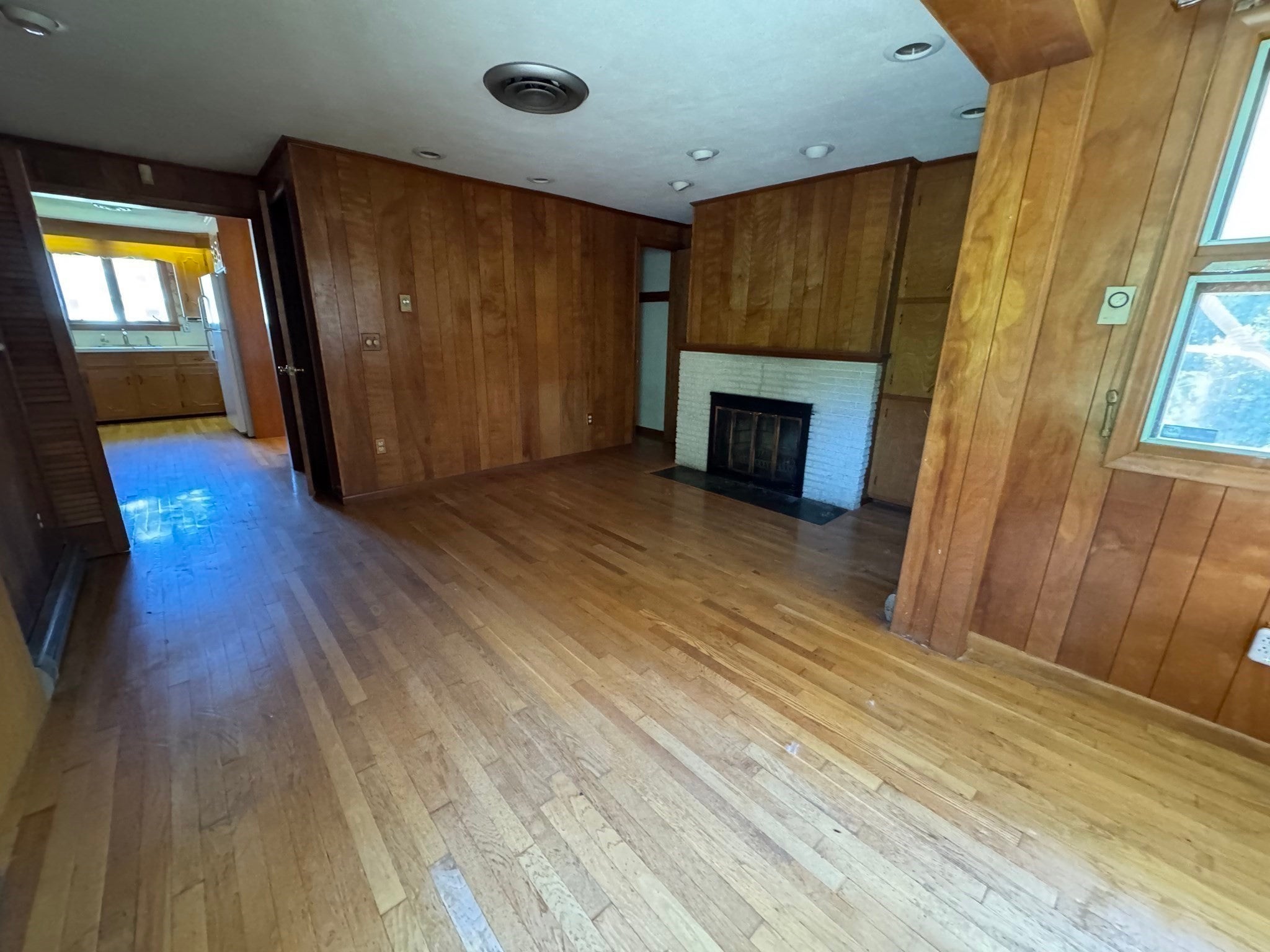 50 Van Horn St, Chicopee, MA, 50 Van Horn St, Chicopee, MA Photo #10