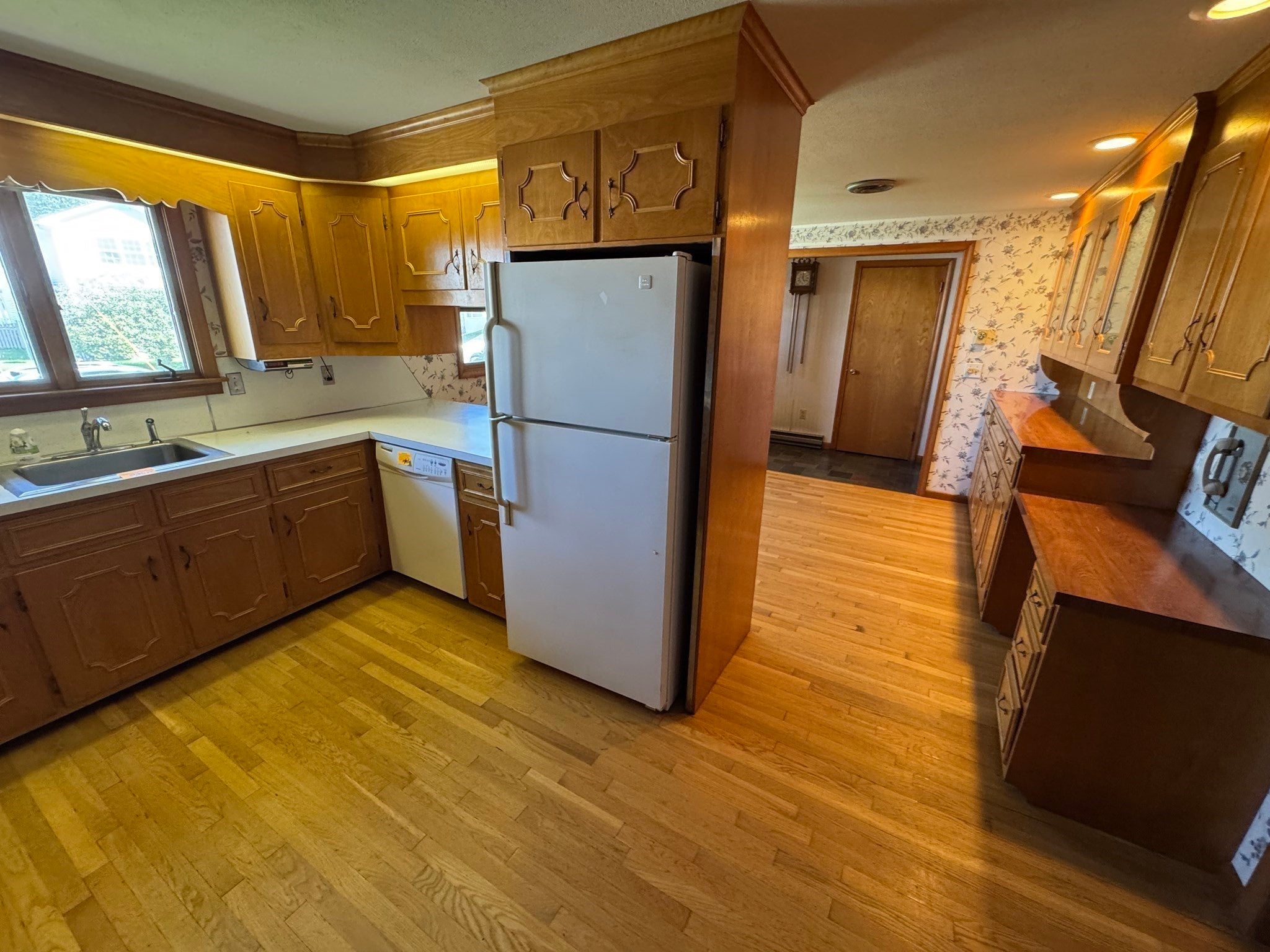 50 Van Horn St, Chicopee, MA, 50 Van Horn St, Chicopee, MA Photo #4