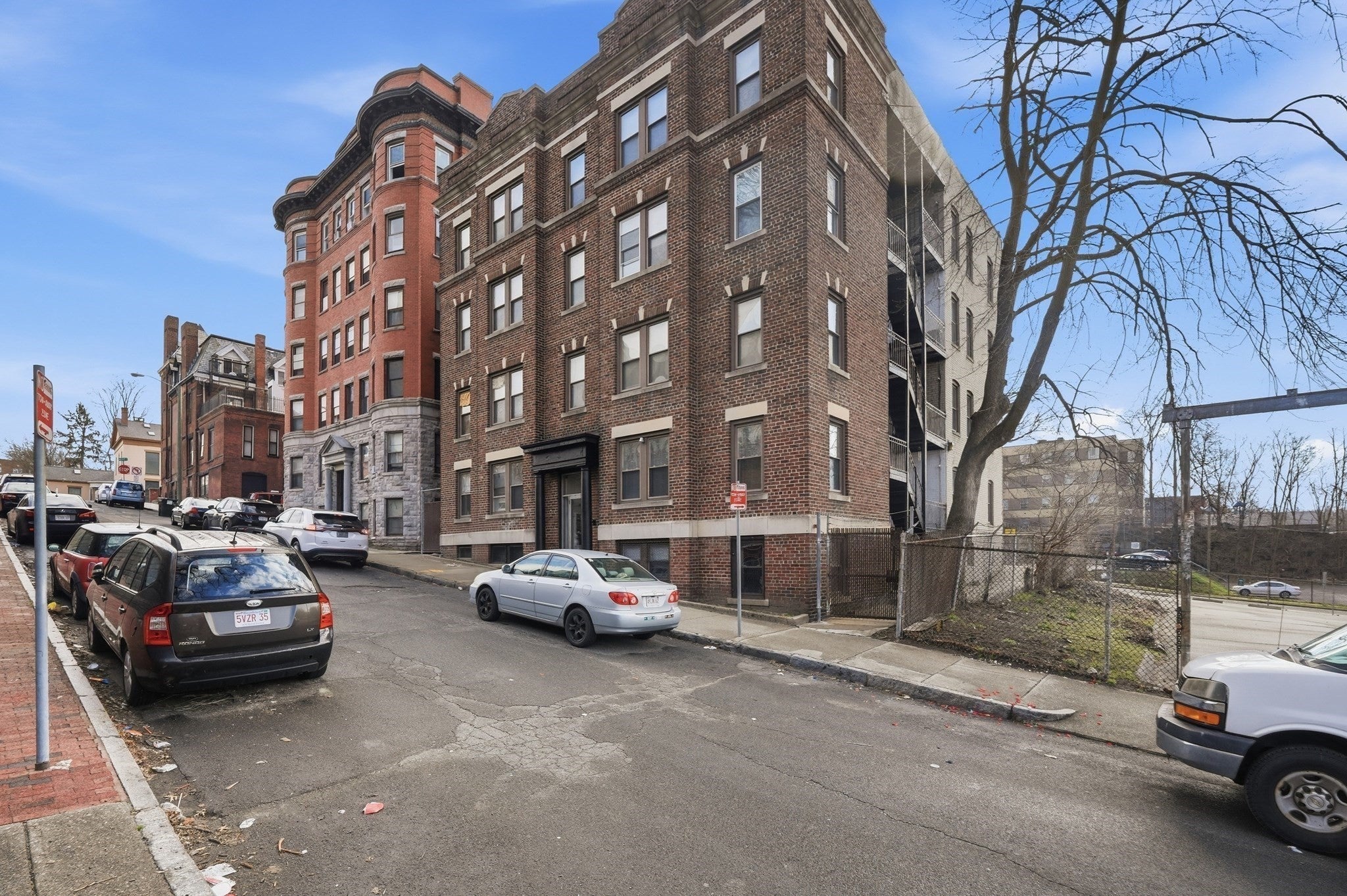 91 E Park St
