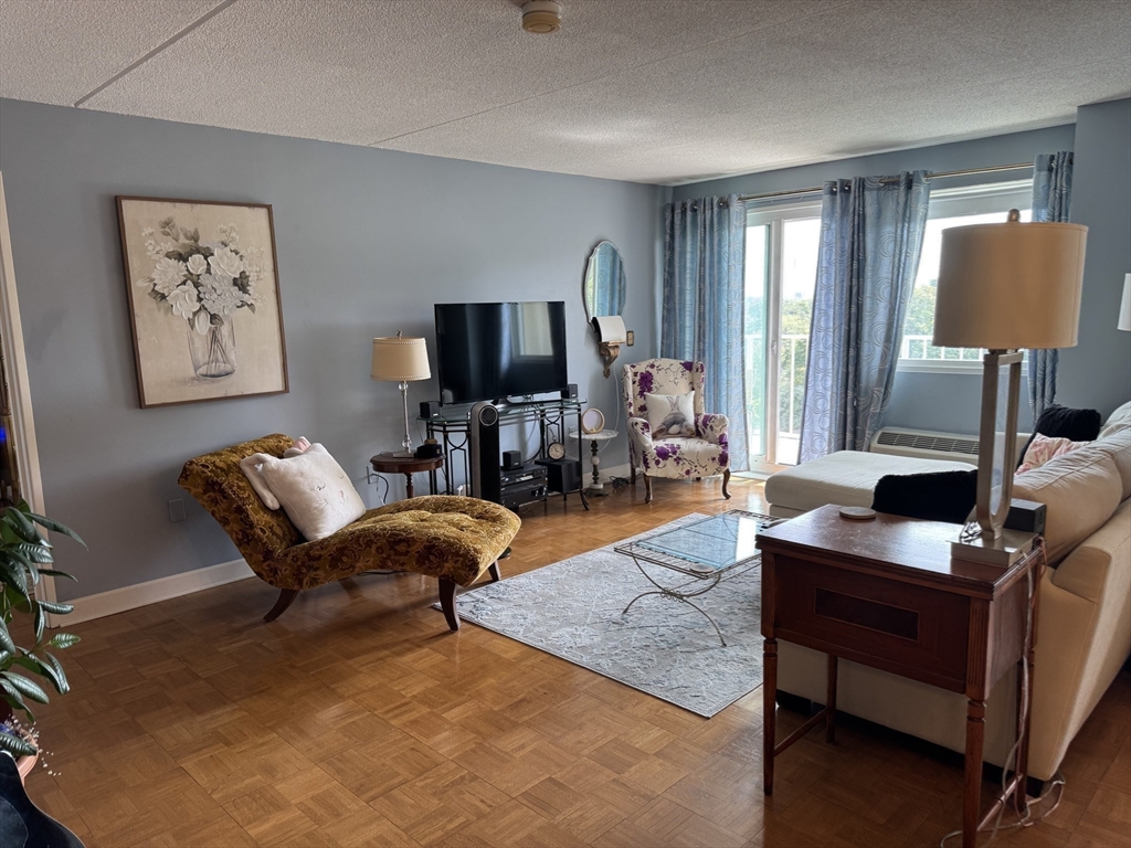 200 Cove Way 819