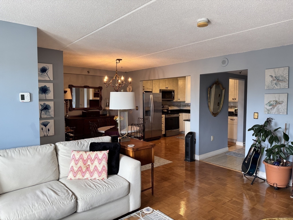 200 Cove Way 819