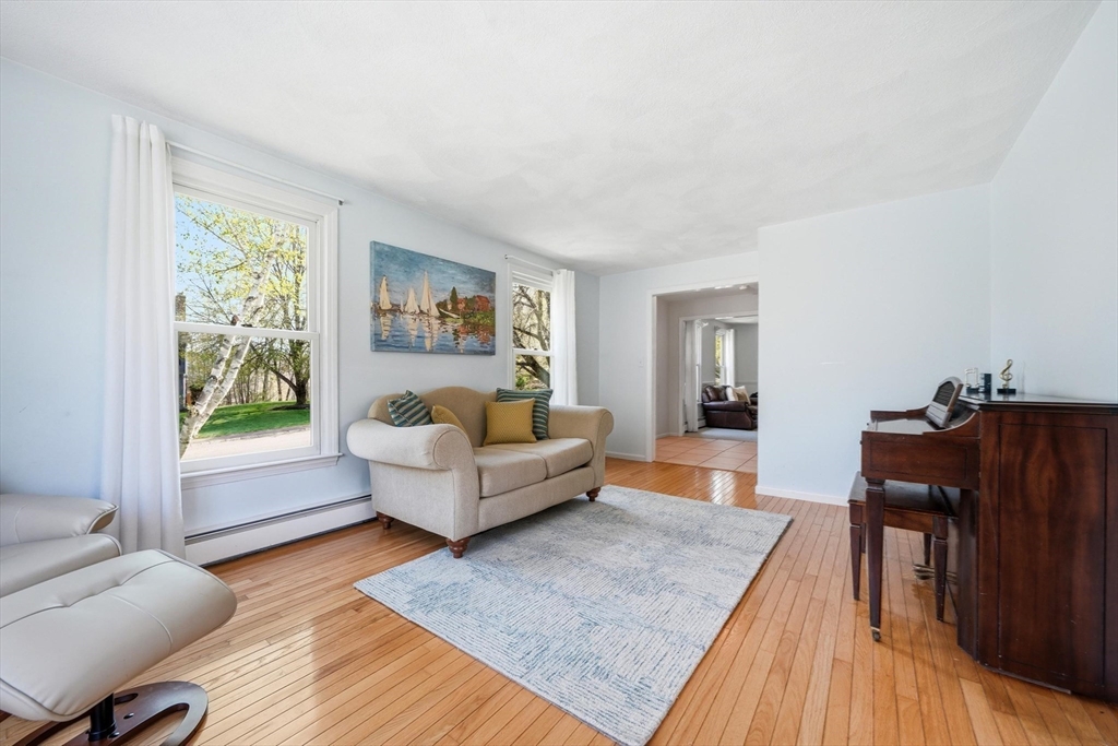 8 Villanova Dr