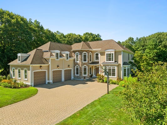 11 TURNER HILL RD, MEDFIELD, MA 02052 - Image c93e4ded39e06cbfbe5fc48afe76622a/4066610596