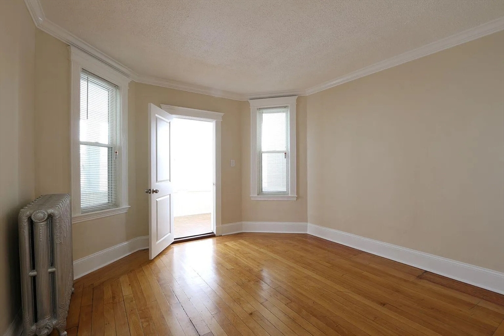 71 Walnut Park #2, Boston, MA Photo #3