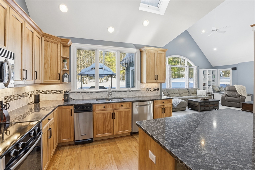 15 Gilson Road, Groton, MA Photo #6