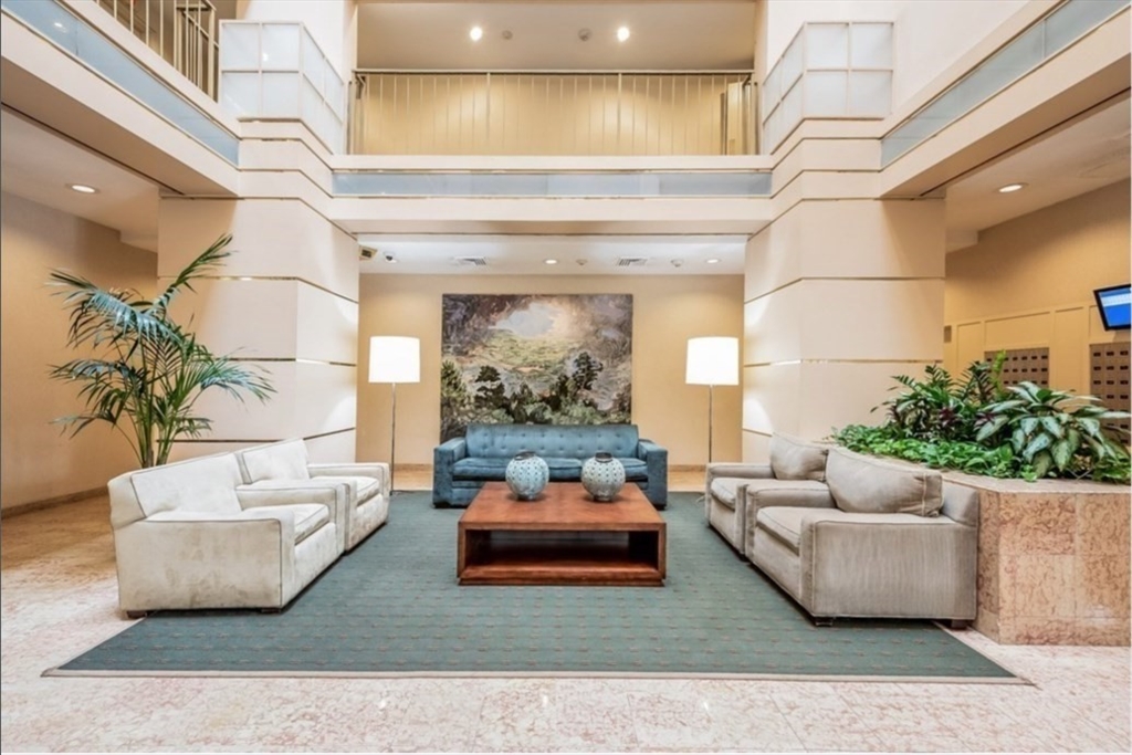 99 Pond Ave 608