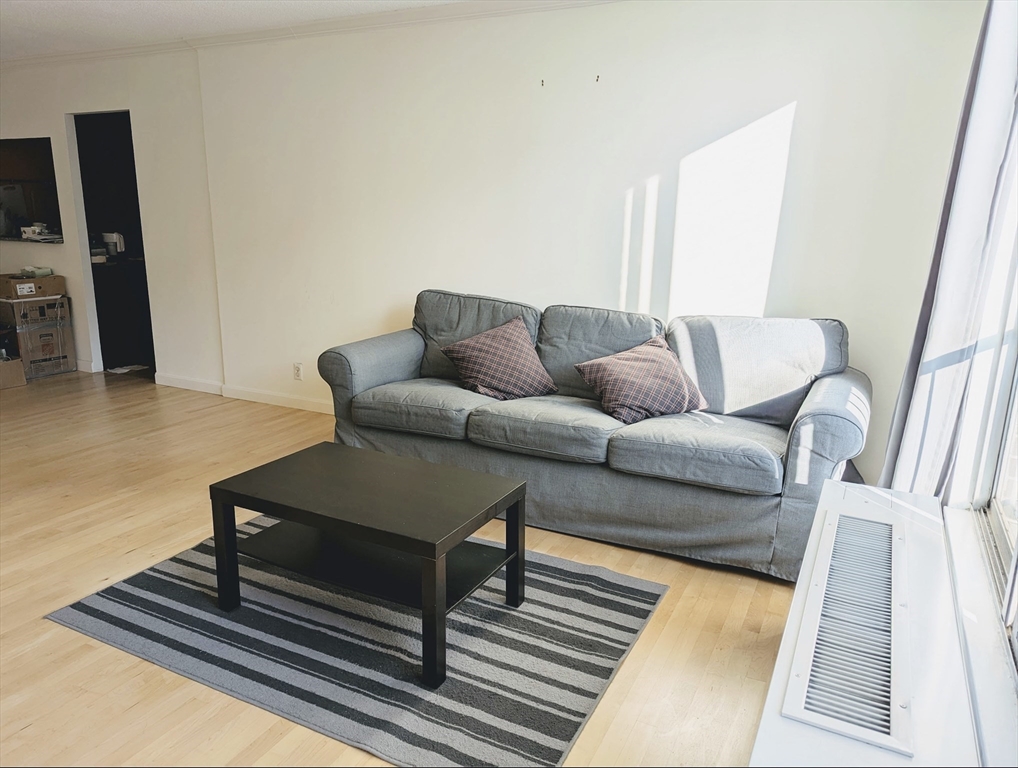 99 Pond Ave 608