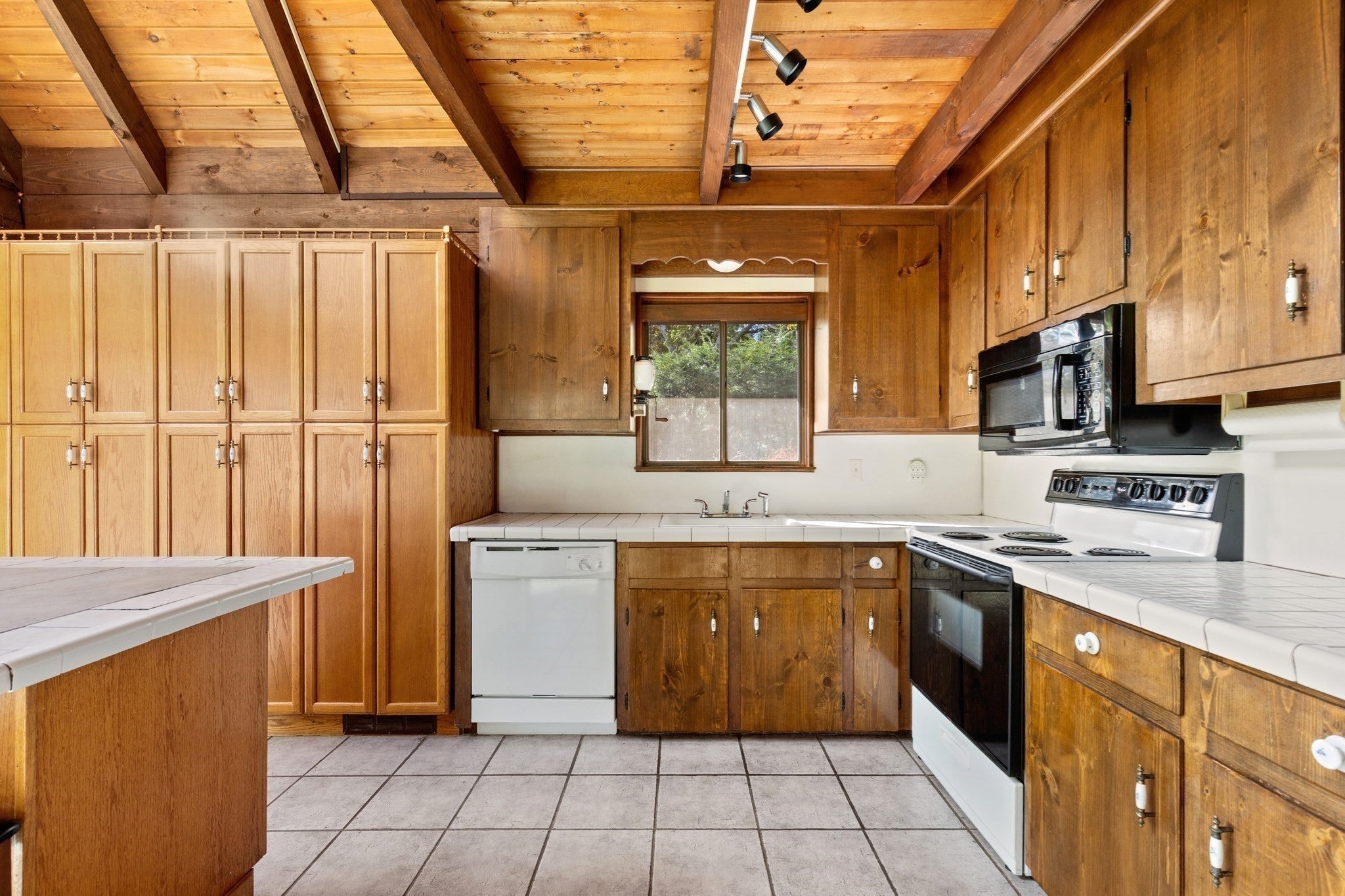 25 Jacqueline Ln, Plymouth, MA, 25 Jacqueline Ln, Plymouth, MA Photo #10