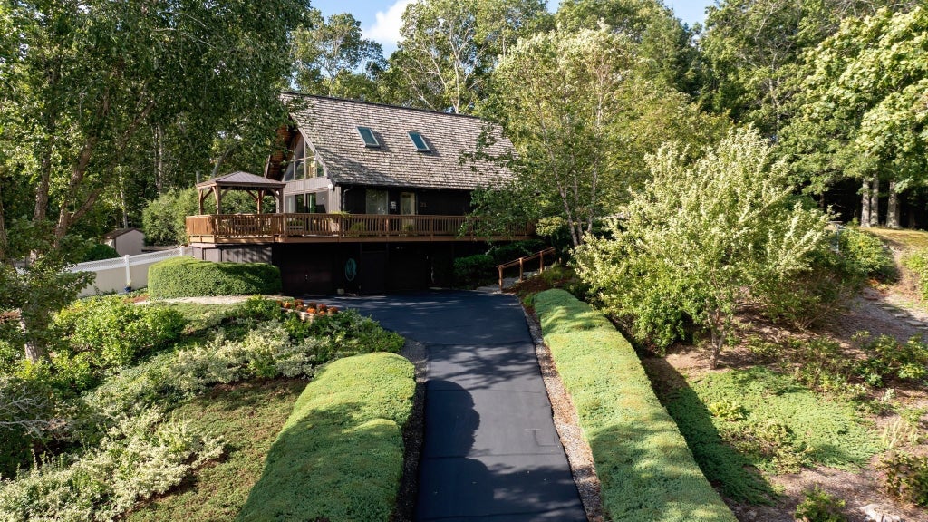 Photo of 25 Jacqueline Ln, Plymouth, MA 02360 (MLS # 73595459)