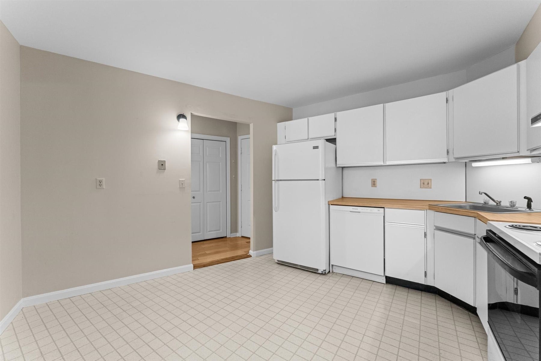 151 Coolidge Ave #210, Watertown, MA Photo #5