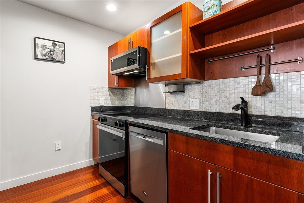 17 Otis St #105, Cambridge, MA Photo #4