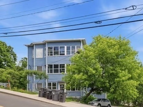 560 Pleasant