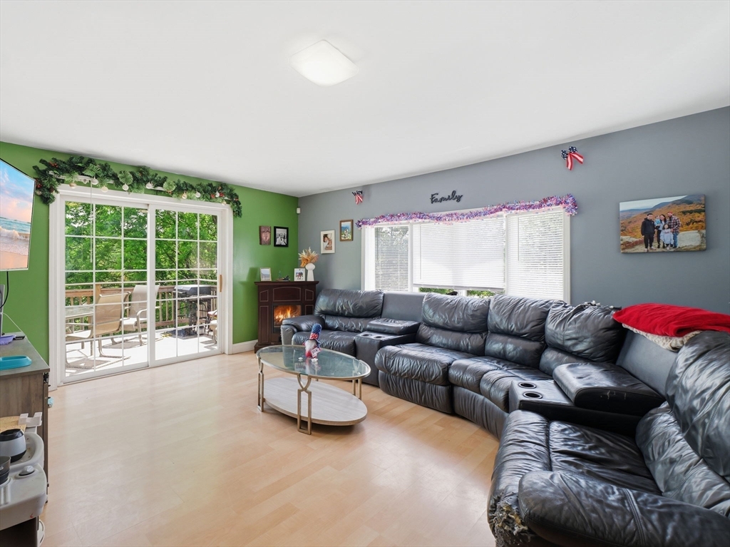 560 Pleasant