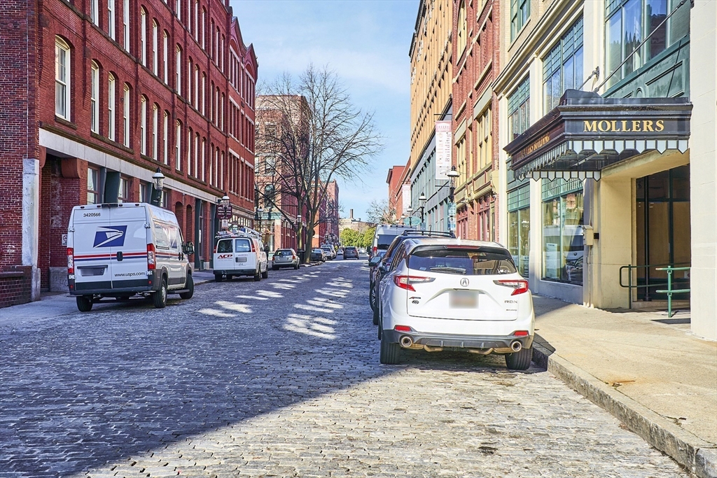 33 Middle St 2