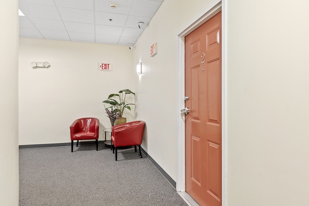 33 Middle St 2