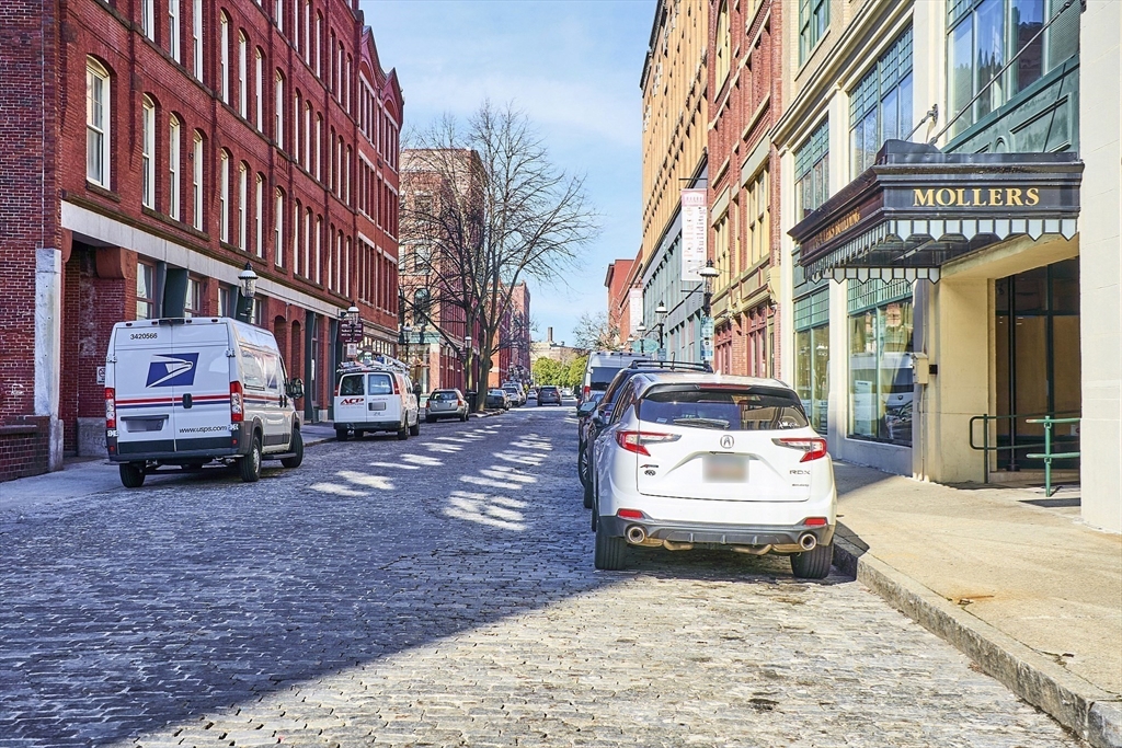 33 Middle St 2