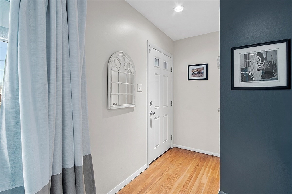 17 Thorndike Rd