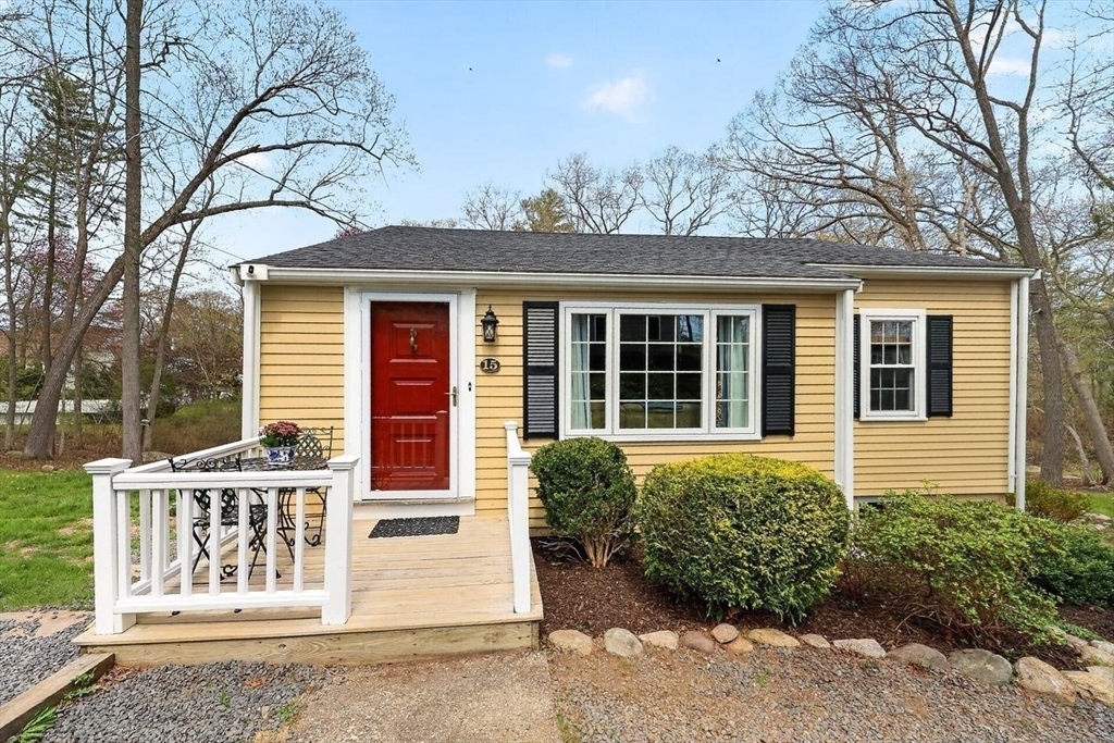 Photo of 15 Leigh Road, Norwell, MA