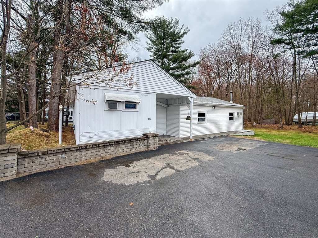 126 Beach Rd
