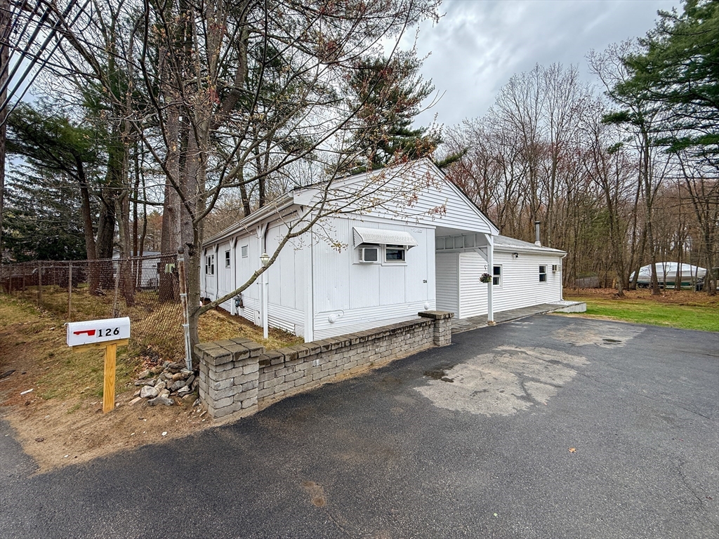 126 Beach Rd