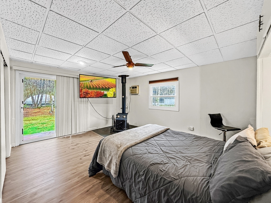 126 Beach Rd