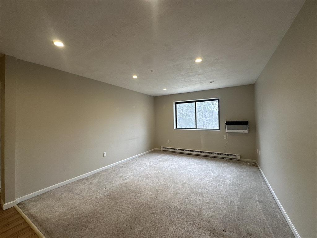 67 Milliken APT 21B