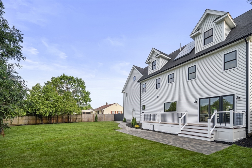 9 Robert Ave