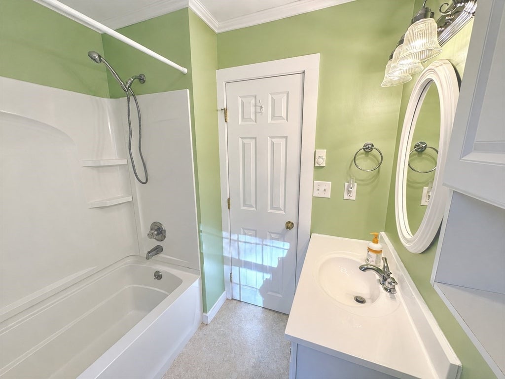 23 Hamblen Way #14, Edgartown, MA Photo #4