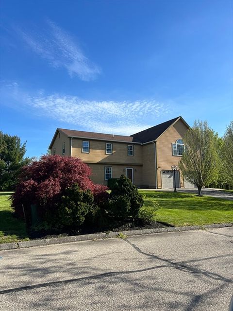 10 Jane Howland Dr Seekonk MA 02771