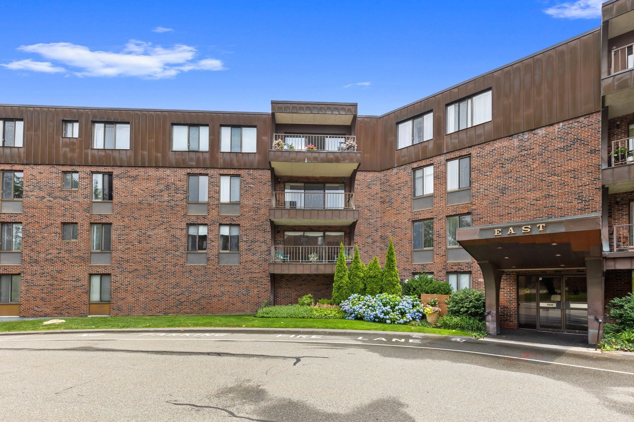 1002 Paradise Rd #1C, Swampscott, MA Photo #28