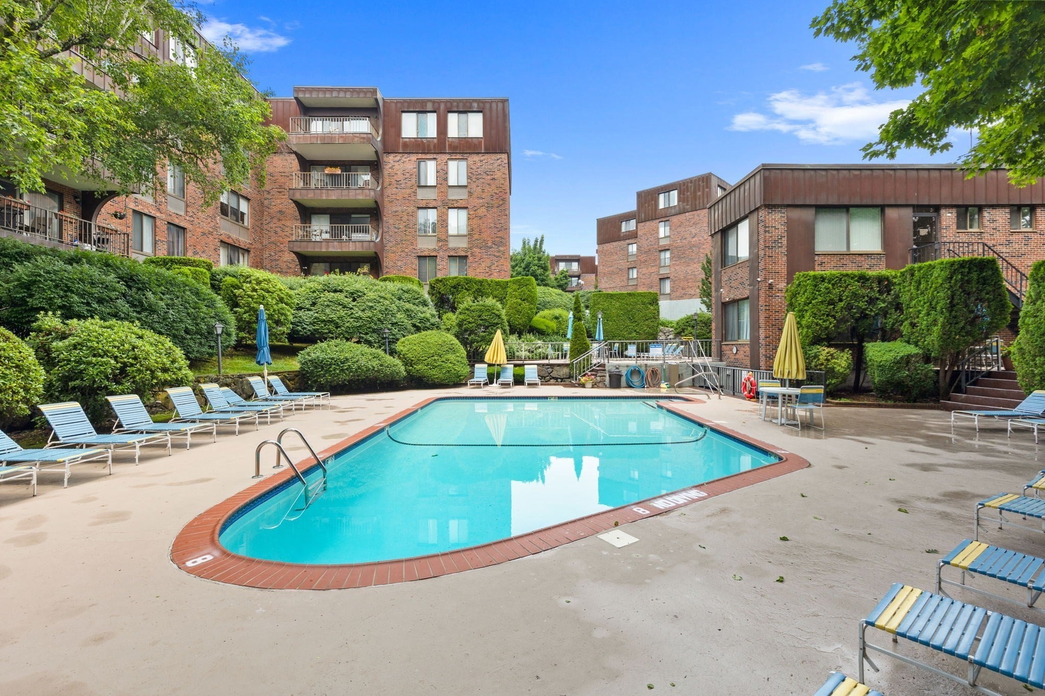 1002 Paradise Rd #1C, Swampscott, MA Photo #22
