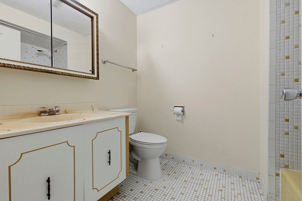 1002 Paradise Rd #1C, Swampscott, MA, 1002 Paradise Rd #1C, Swampscott, MA Photo #20