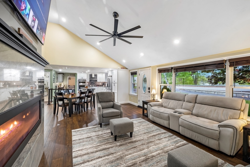 8 New Spencer Rd