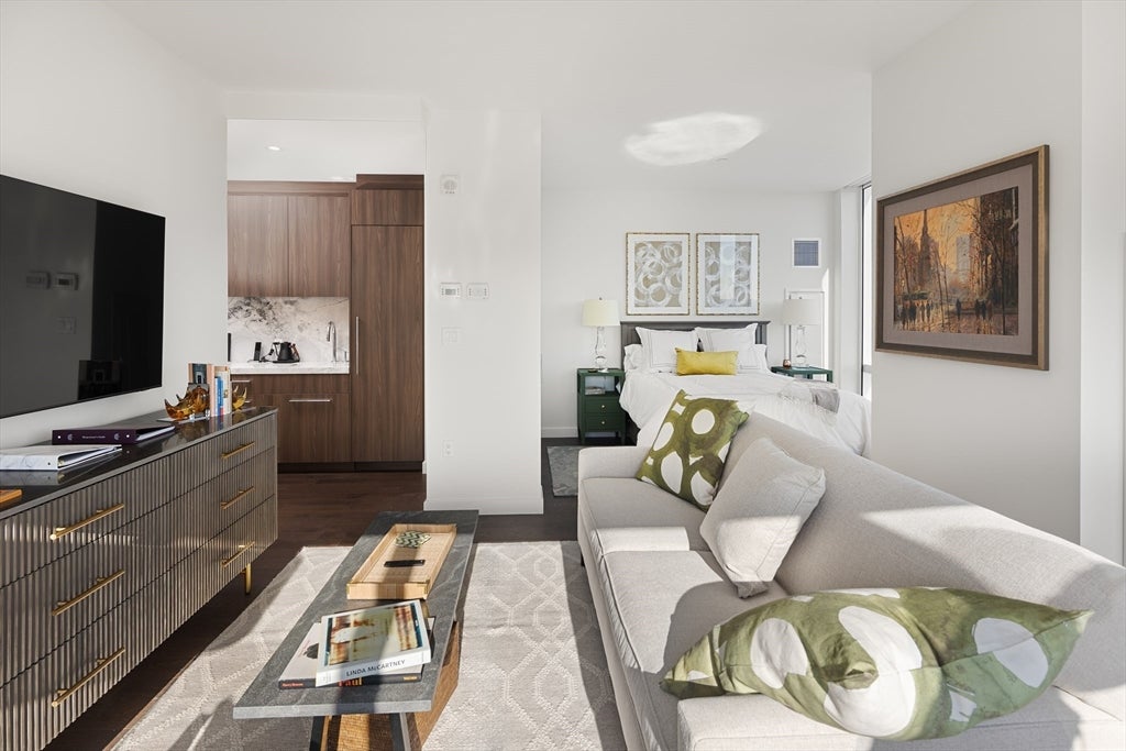 430 Stuart St 1505