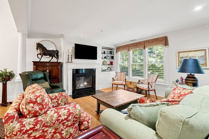 Photo 1 of 18 — 39 Intrepid 103, Marblehead, MA 01945