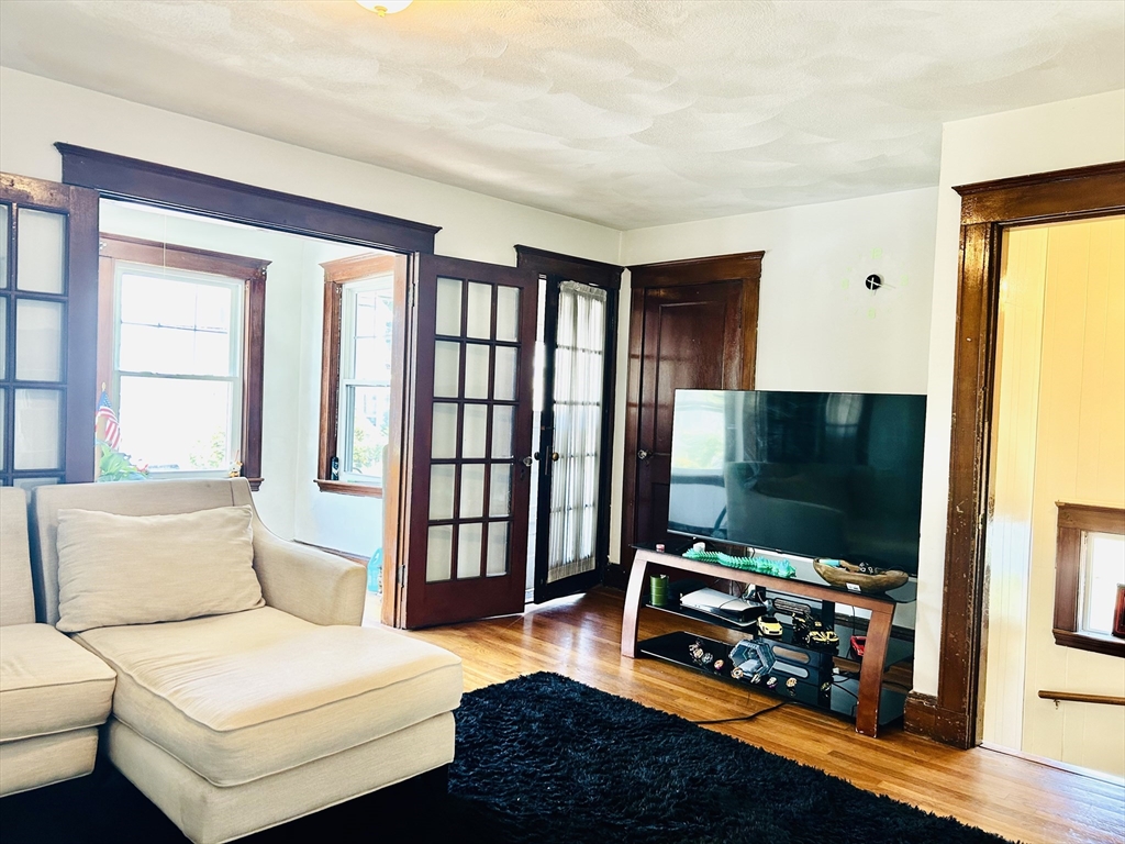 27-29 Edenfield Ave