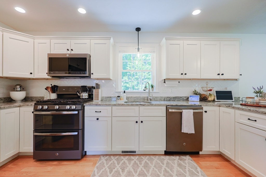 11 Highland St, Easton, MA Photo #9