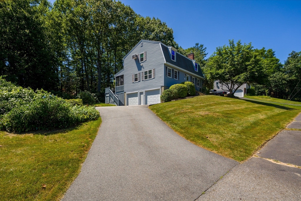 119 Winthrop Ln