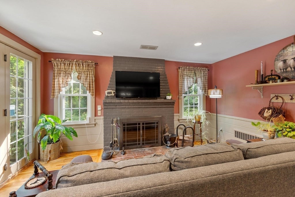 287 Northfield Rd, Lunenburg, MA Photo #28