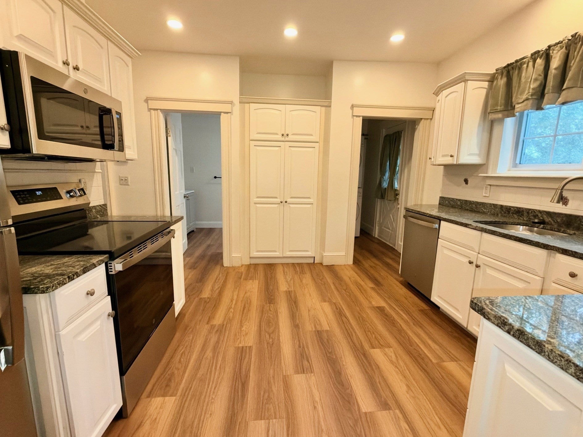 37 Proctor St, Worcester, MA, 37 Proctor St, Worcester, MA Photo #5