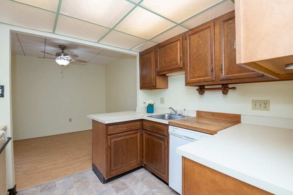 3 Ledgewood Way 16