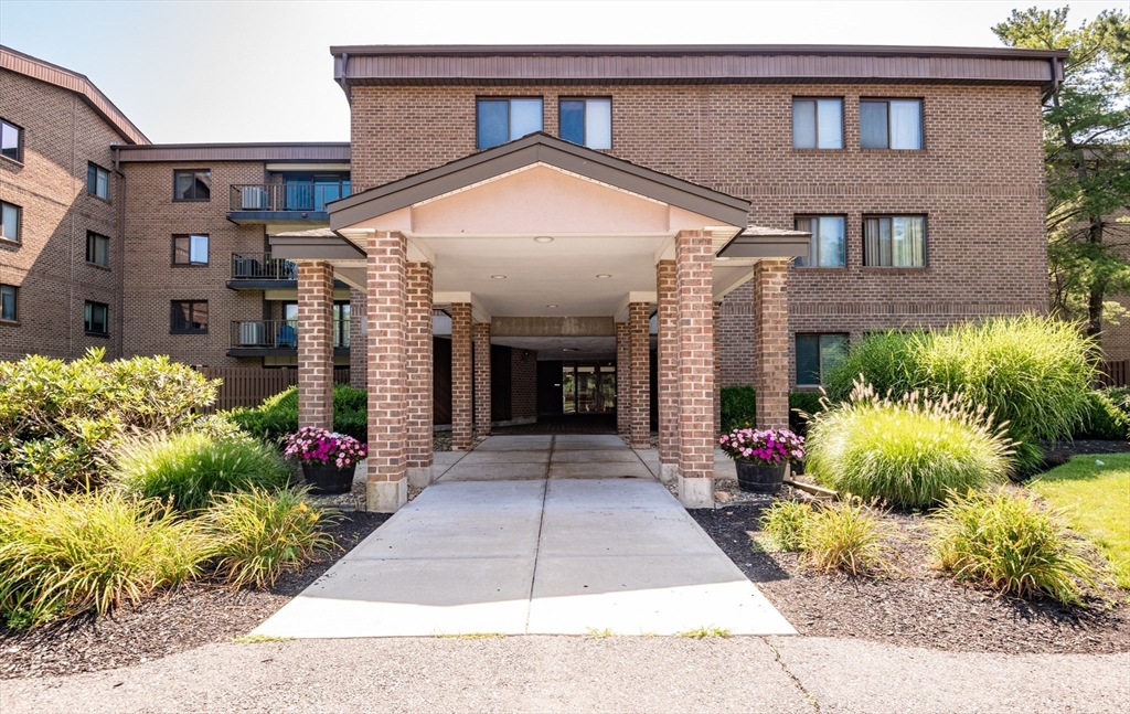 3 Ledgewood Way 16