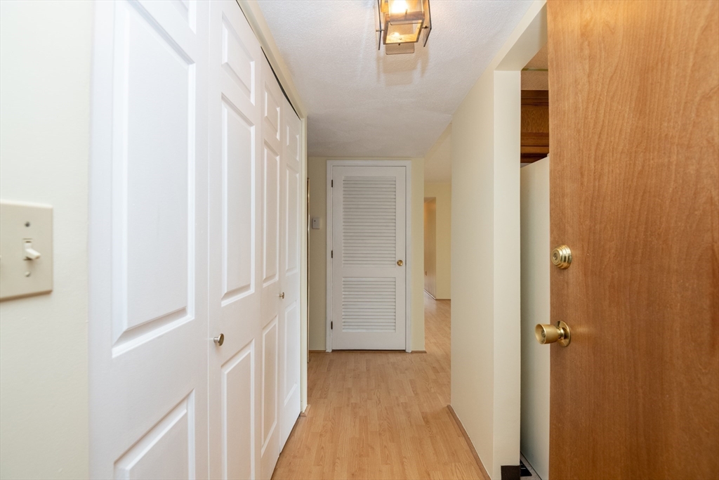 3 Ledgewood Way 16