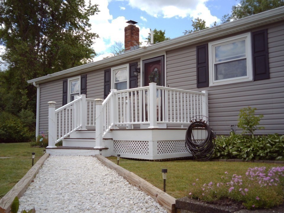 625 Middleboro Ave