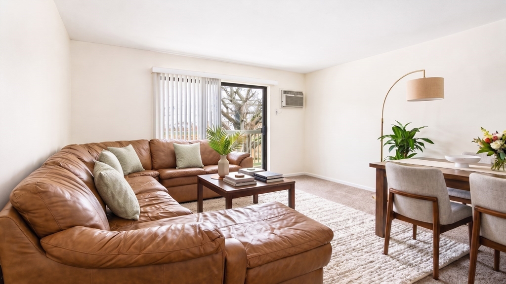 33 Paul St 24