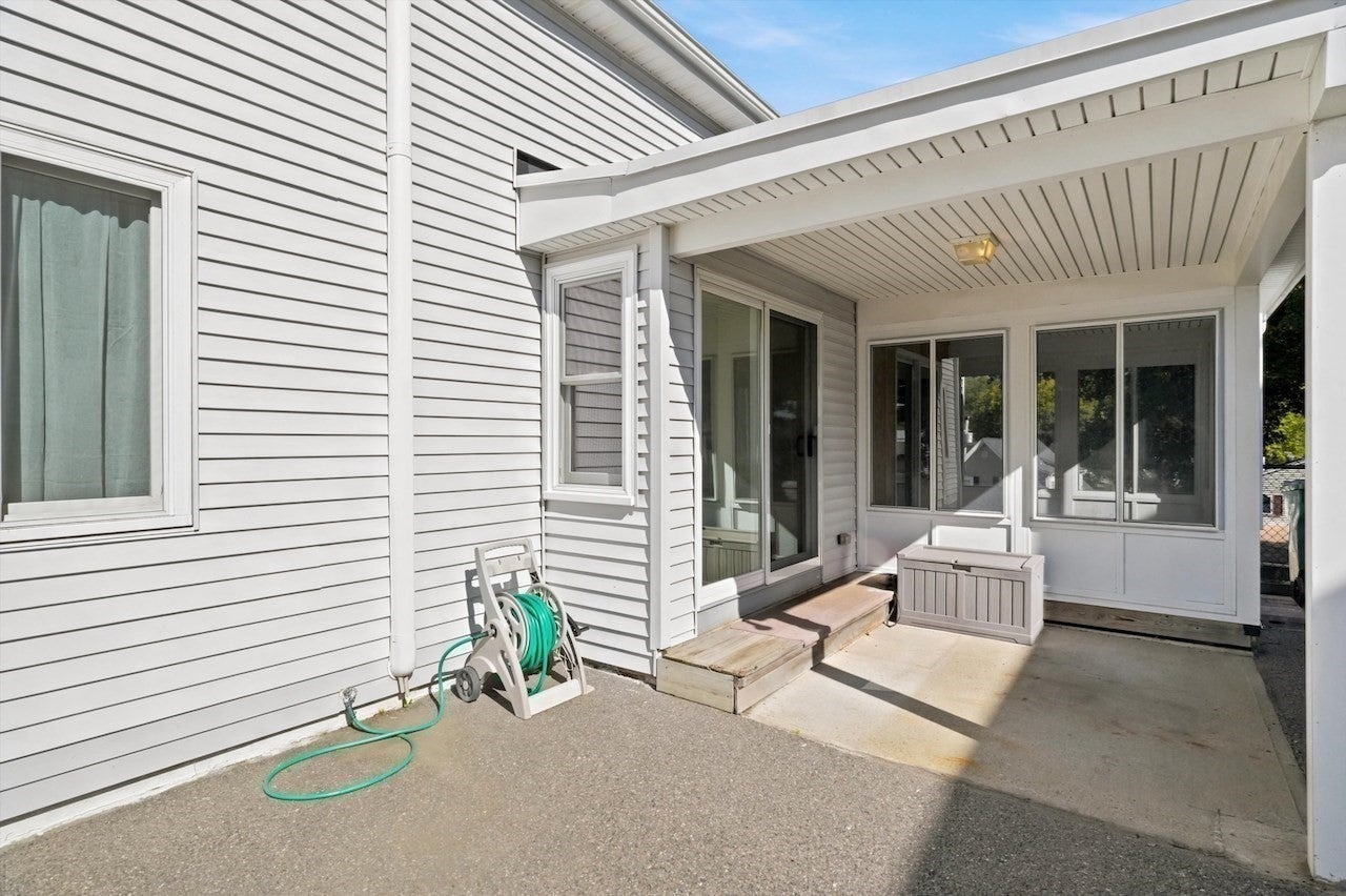 58 Webster St