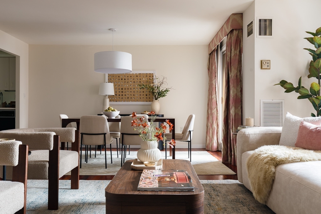 10 Rogers Street 606