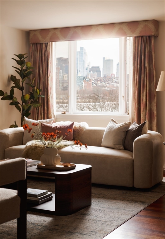 10 Rogers Street 606