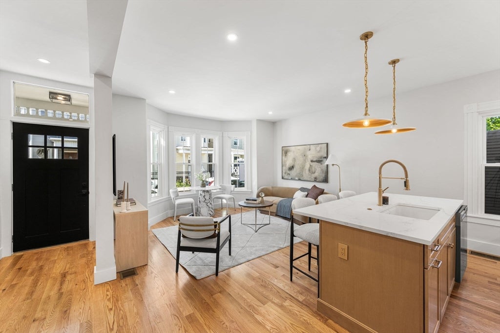 14 Harbor View St #1, Boston, MA, 14 Harbor View St #1, Boston, MA Photo #2