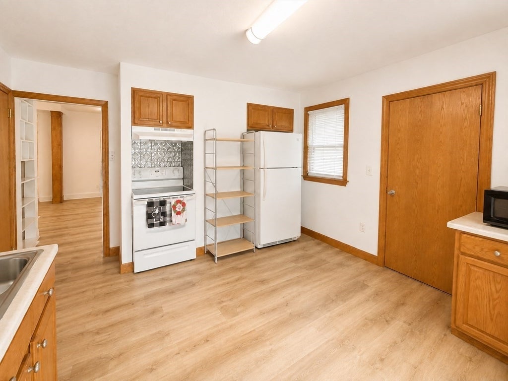 35 Beach St #A, Millbury, MA, 35 Beach St #A, Millbury, MA Photo #4